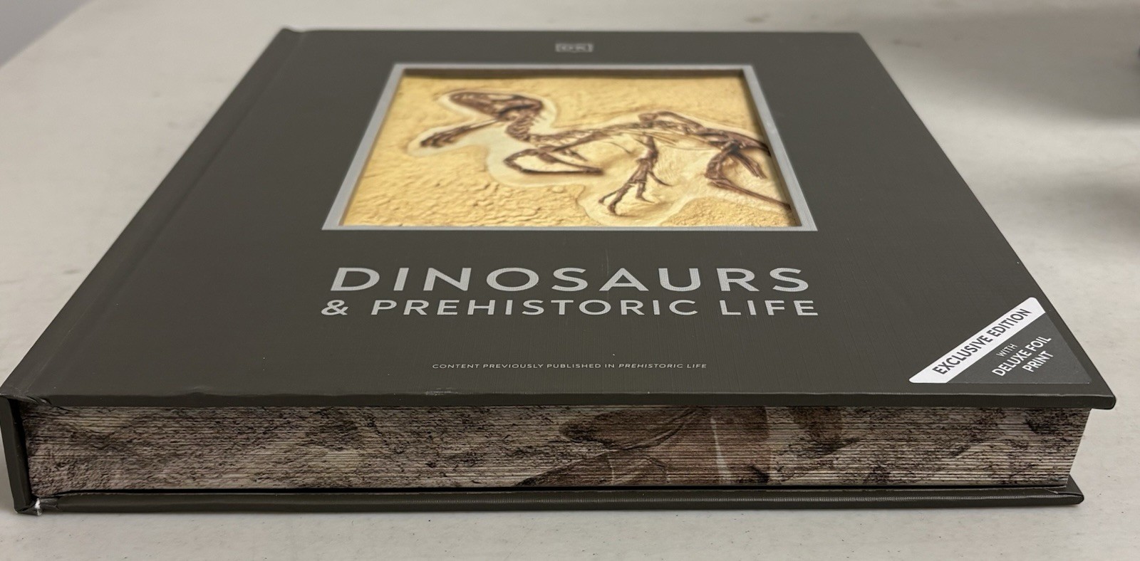 Dk Dinosaurs and Prehistoric Life Exclusive Edition with Deluxe Foil Print