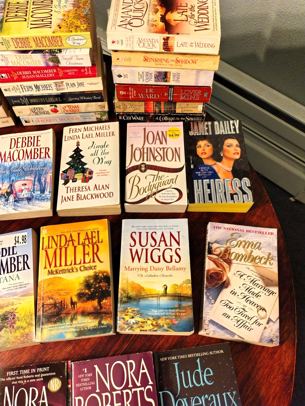 Lot of 10 Modern/Classic Popular Best Seller Romance Novel Paperback RANDOM PICK