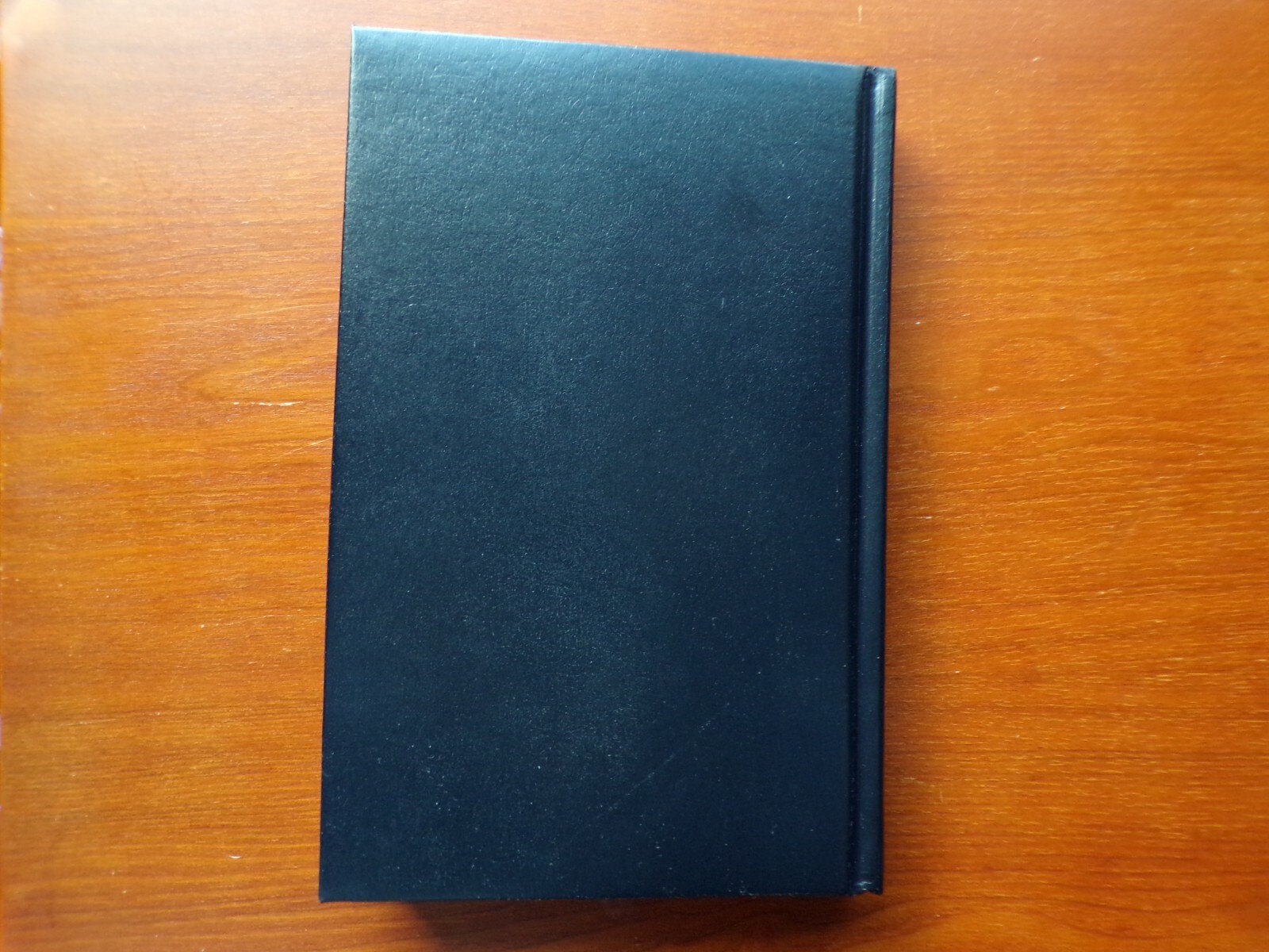 A Holiday for Murder Agatha Christie Mystery Collection Bantam Leatherette 3d