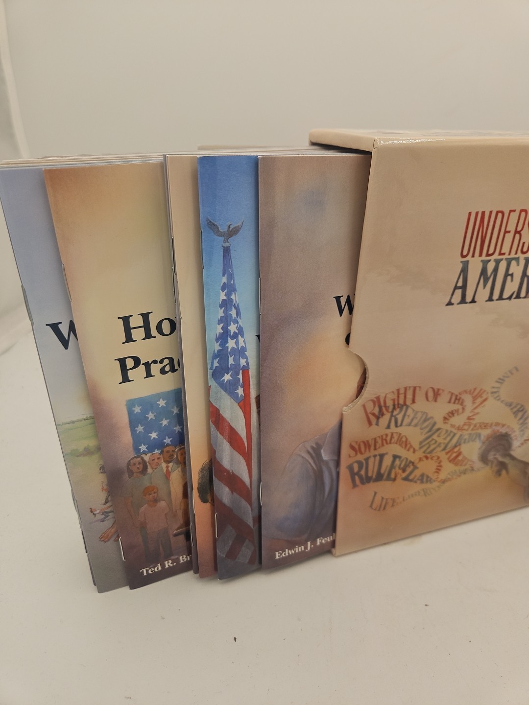 The Heritage Foundation Understanding America 15 Booklet Series VG Cond P2