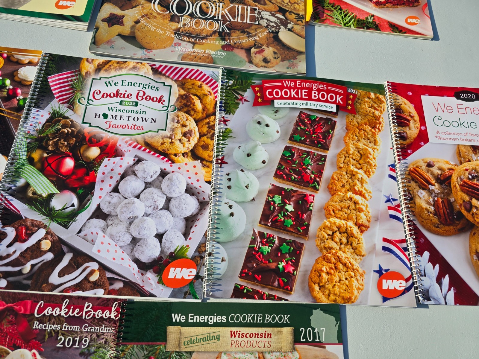 Lot of 11 Wisconsin Electric WE Energies Cookie Book Recipe Cookbooks 2006-2019