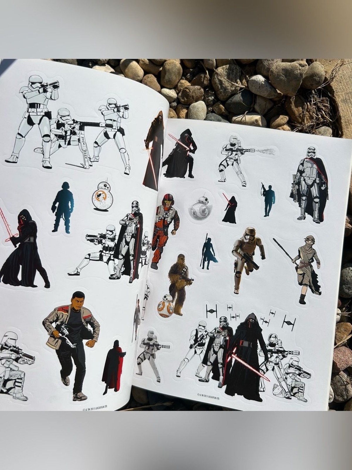 Ultimate Sticker Collection: Star Wars: The Force Awakens Stickerscapes Book