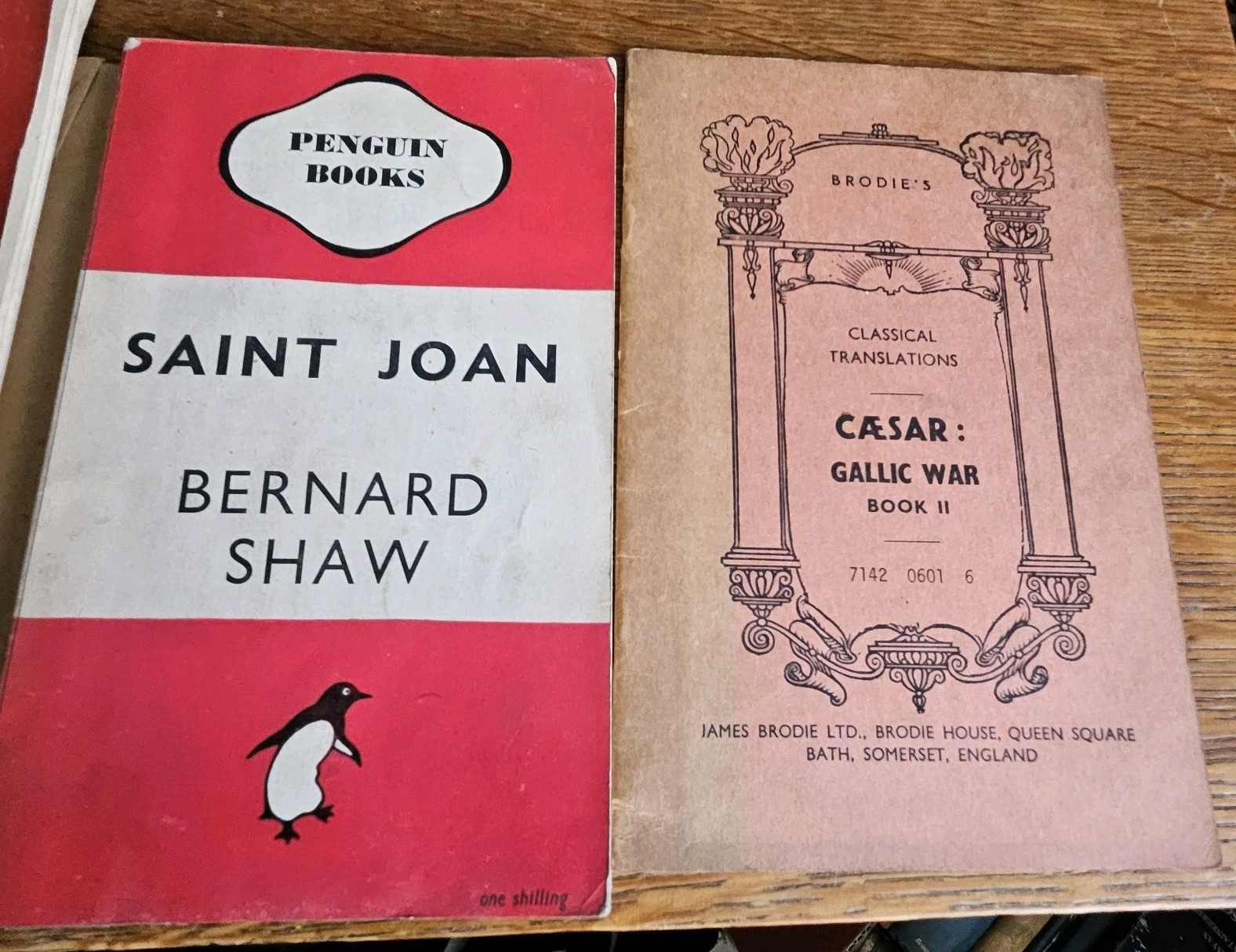 Collection of Old ANTIQUE VINTAGE Books for Decoration 50cm shelf space WB22LOT3