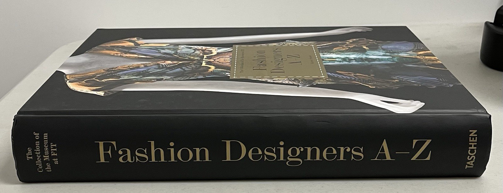 The Collection of the Museum at FIT Fashion Designers A-Z Taschen NEW!