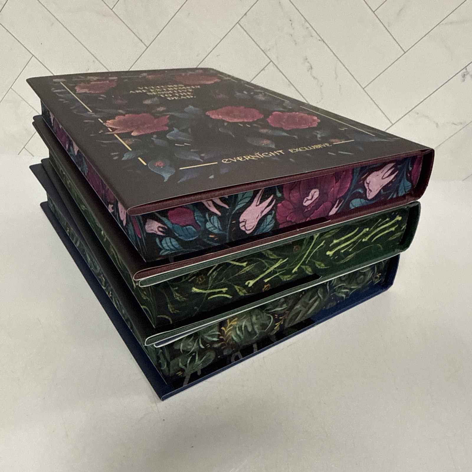 Illumicrate Evernight T. Kingfisher Set Hardback Exclusive Sprayed Edges Signed