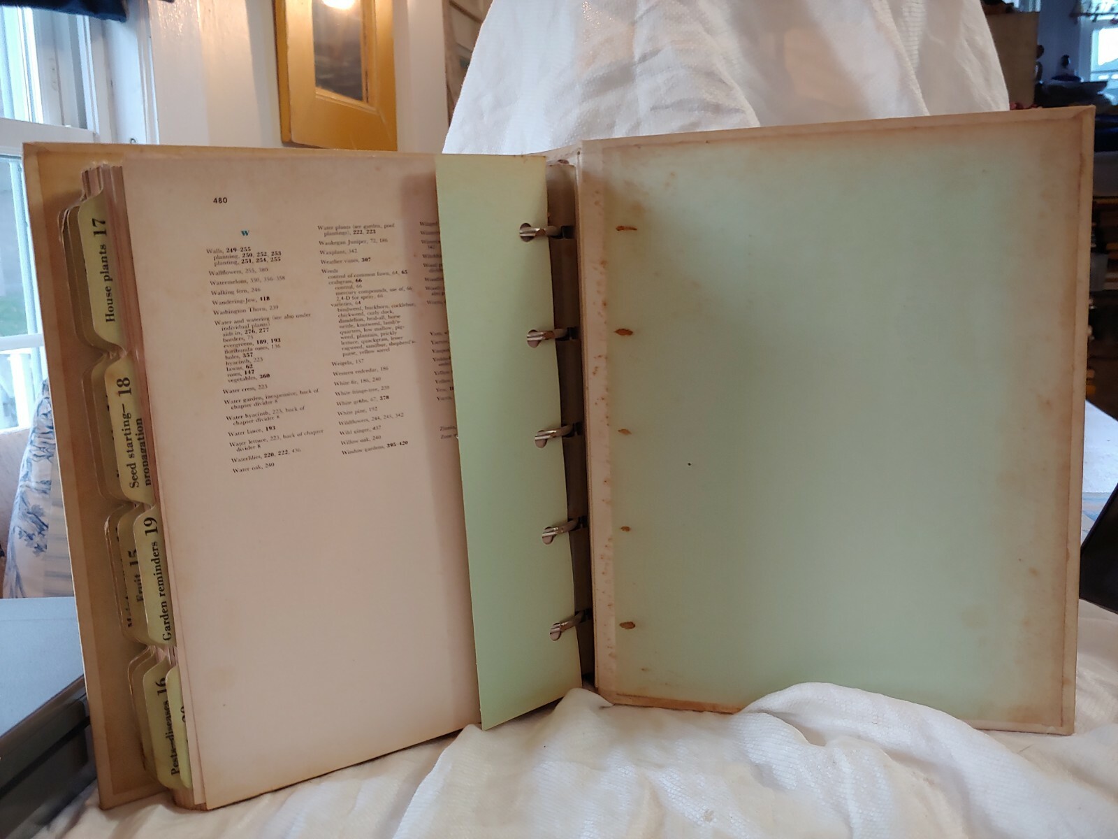 1951 Better Homes and Gardens GARDEN BOOK Meredith Pub. 480 Pages HB Ring binder