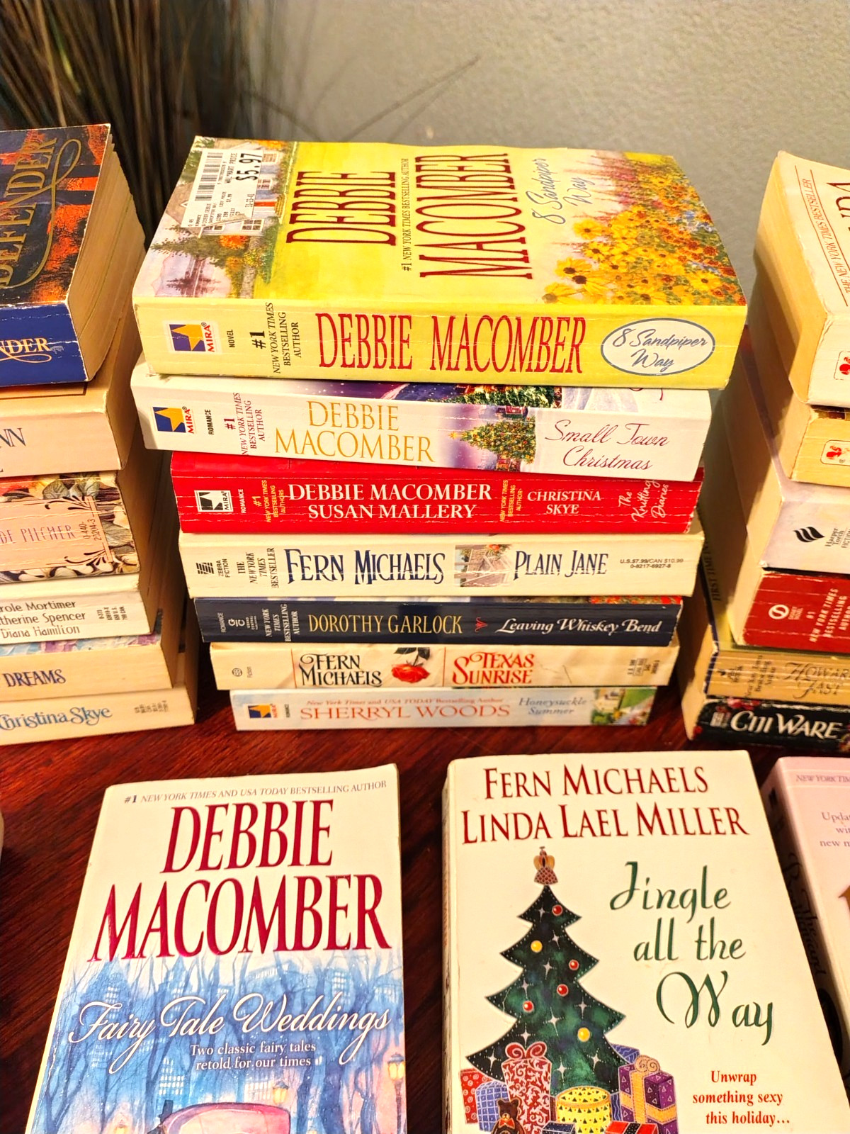 Lot of 10 Modern/Classic Popular Best Seller Romance Novel Paperback RANDOM PICK