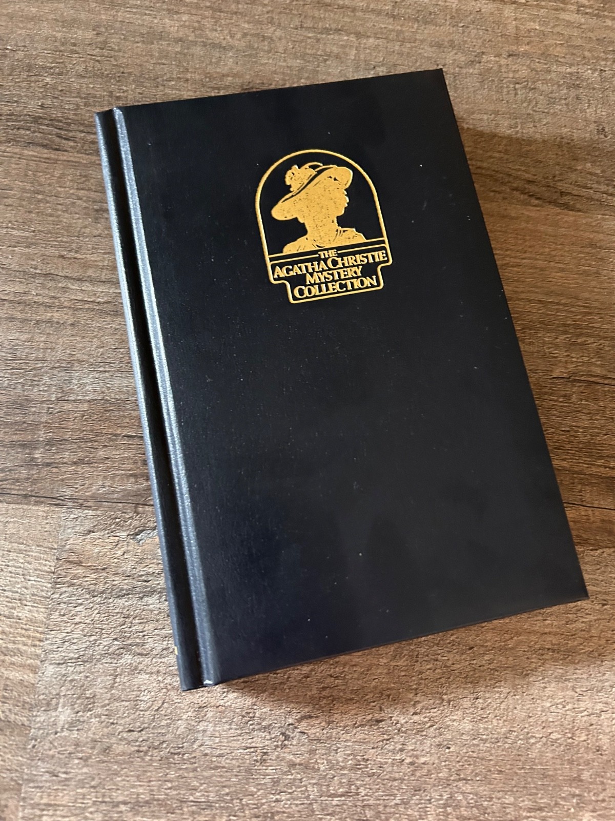 A Holiday for Murder Agatha Christie Mystery Collection classic crime blue book