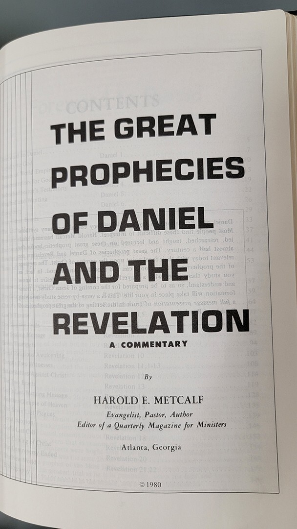 KING JAMES VERSION (KJV) STUDY BIBLE WITH DANIEL, REVELATION STUDY HELPS, MORE!!