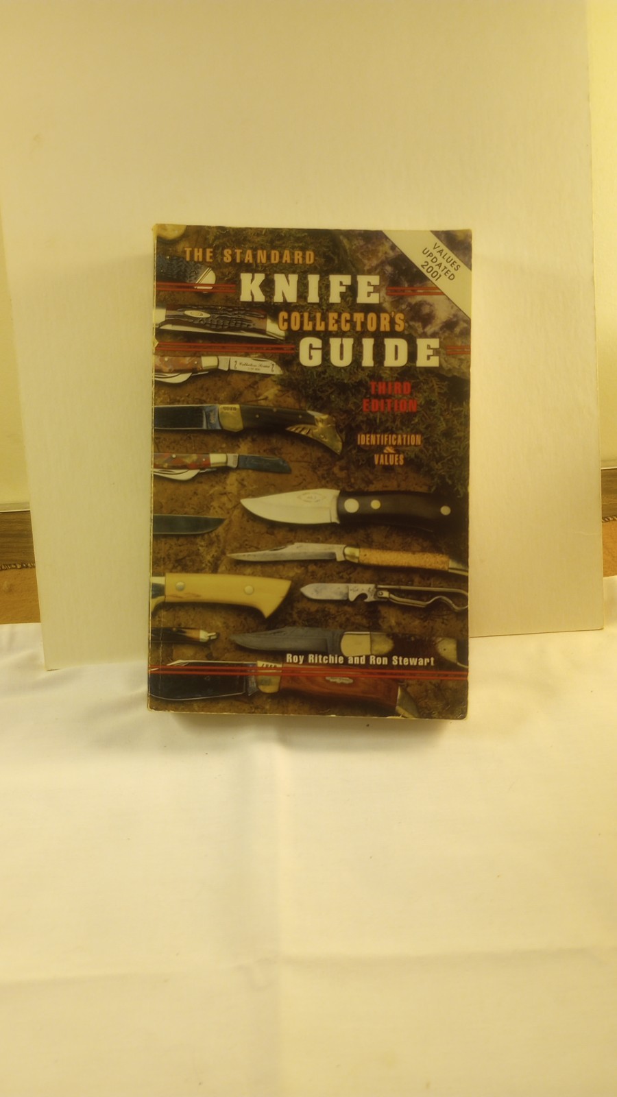 The Standard Knife Collector’s Guide Third Edition ID & Values