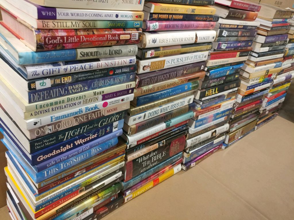 Books by Genre 20 LBS (Pounds) Box Value Lot Sorted Fiction/Nonfiction HB/PB SET