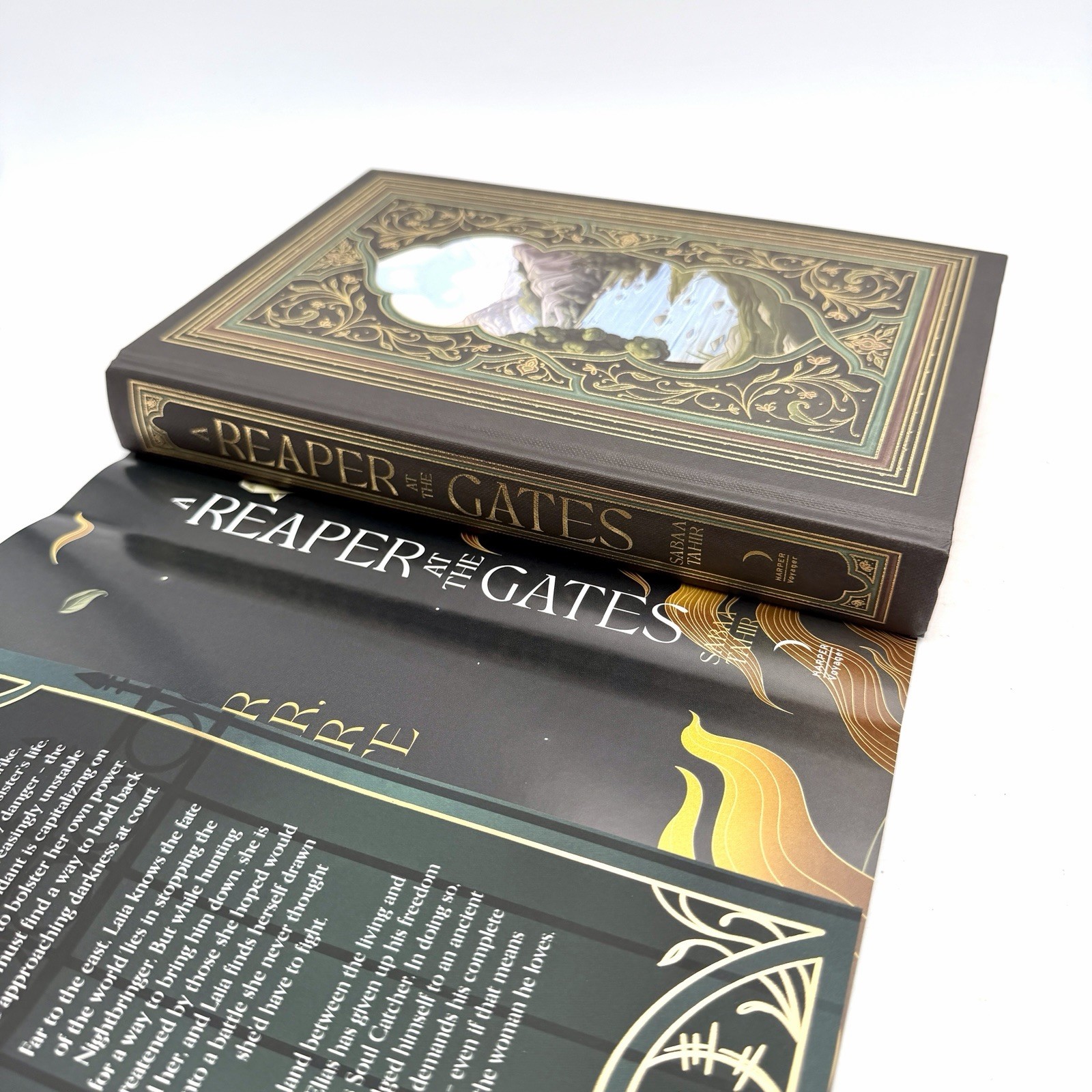 Fairyloot SIGNED An Ember in the Ashes Set Exclusive Iron Edition – US SELLER