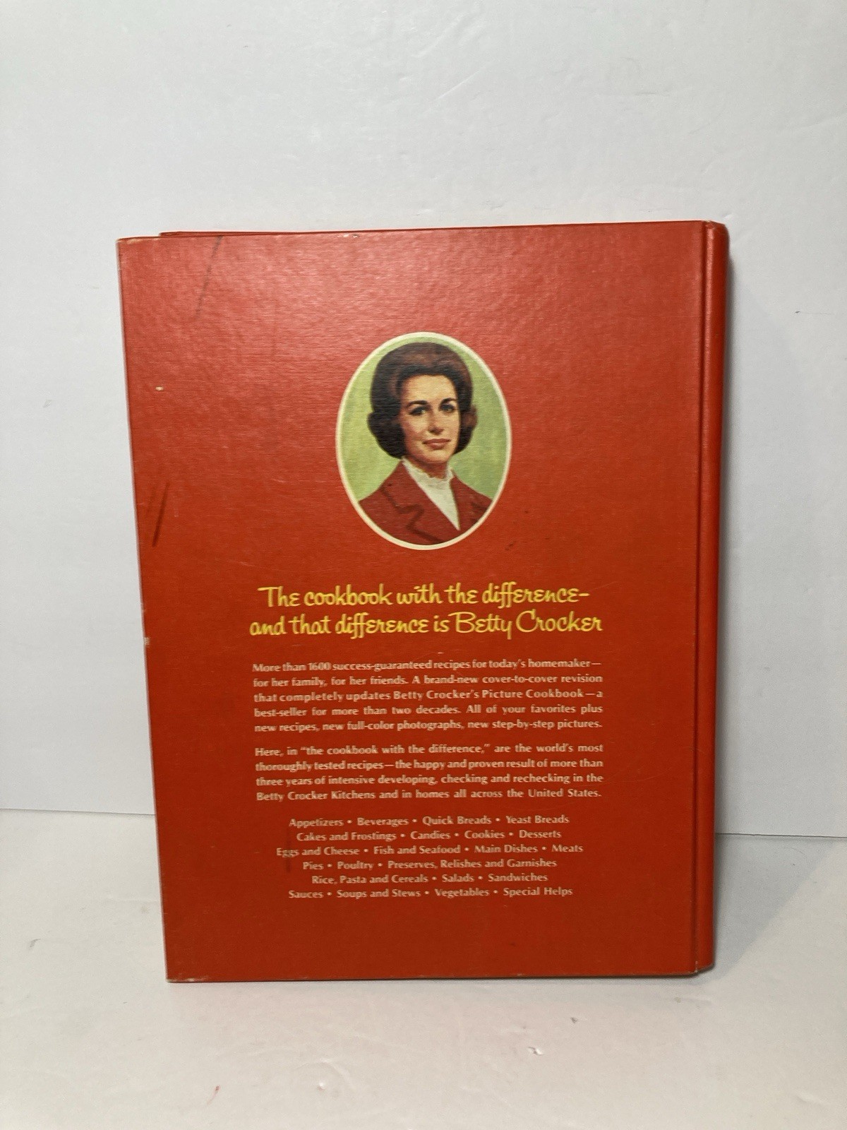 Vintage Betty Crocker’s Cookbook 1974 Tight Binding 480 Pages HC