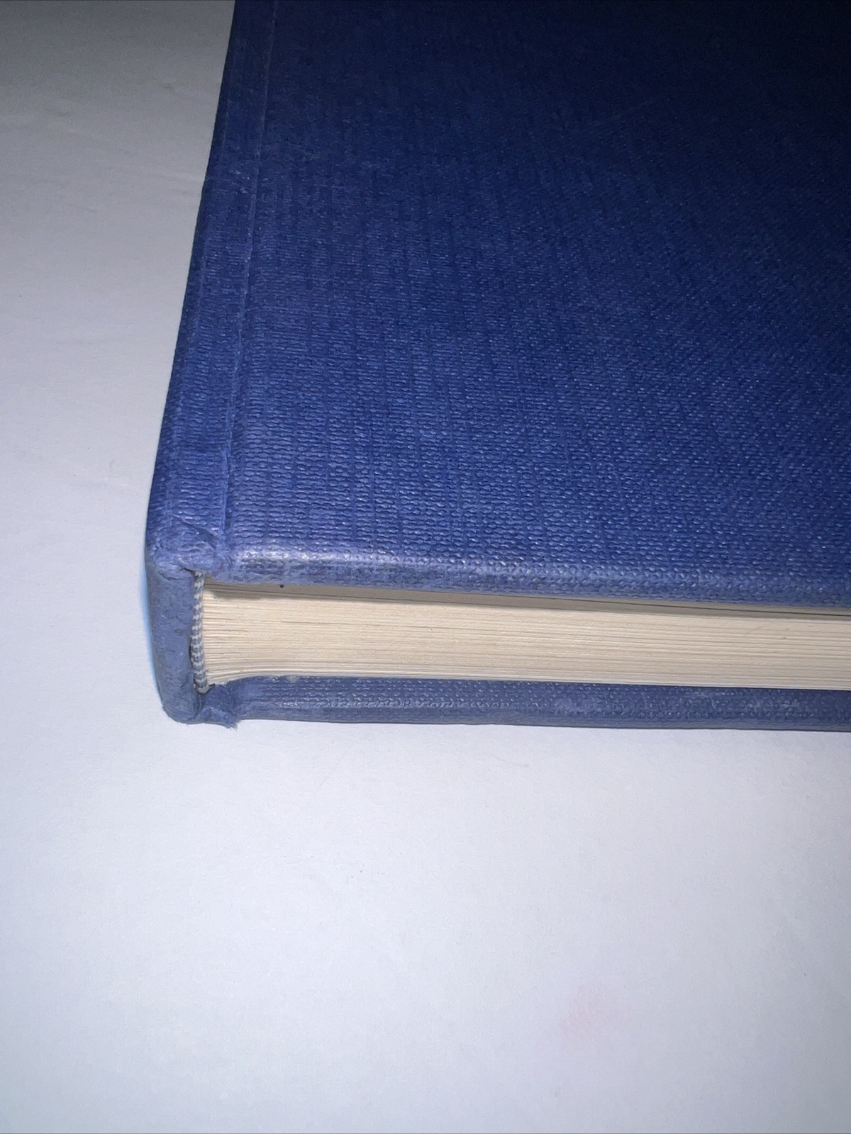 Beautiful Vintage Exeter 1983 Classic Cars Blue Hardcover Book 368 Pages
