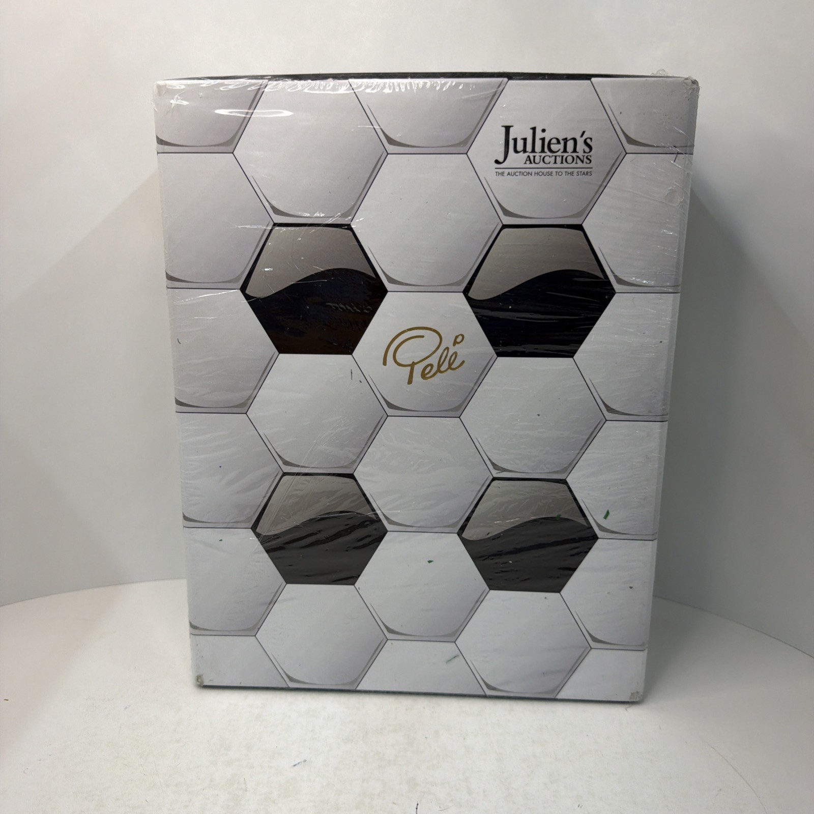 Julien’s Auctions Pele: The Collection London Hardcover Box Set June 7-9 2016