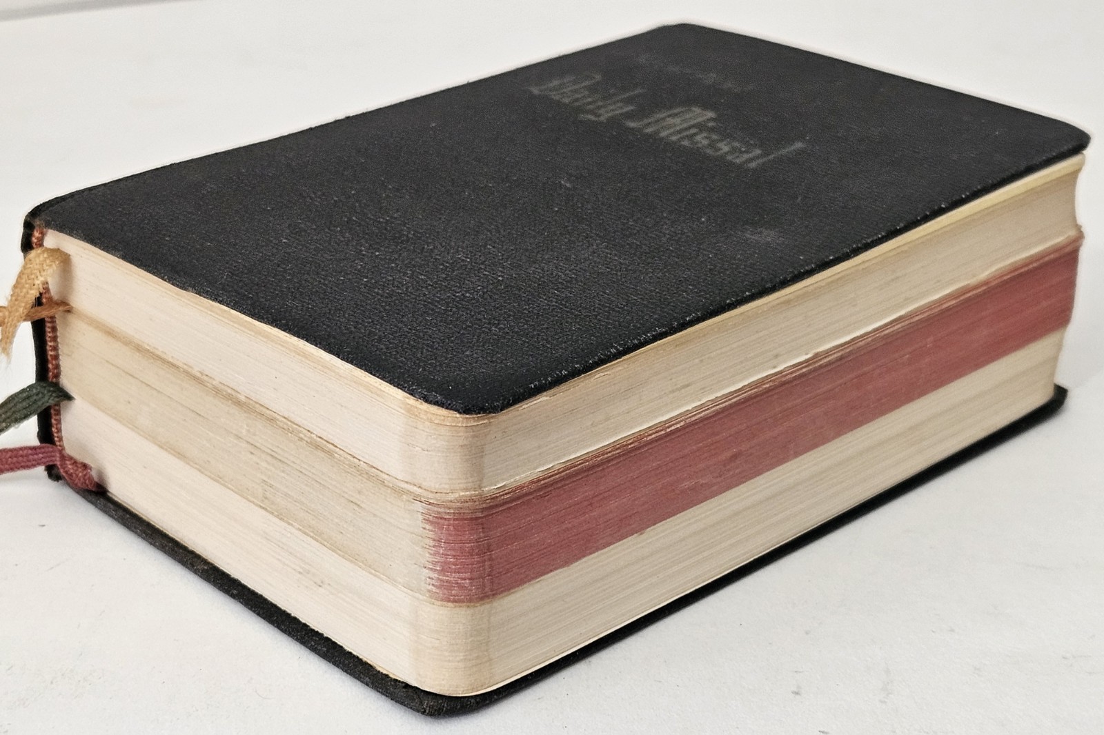 1964 St Paul Daily Missal Hardcover Ribbon Bookmarks 4×6.5 In. 2 In. Thick.